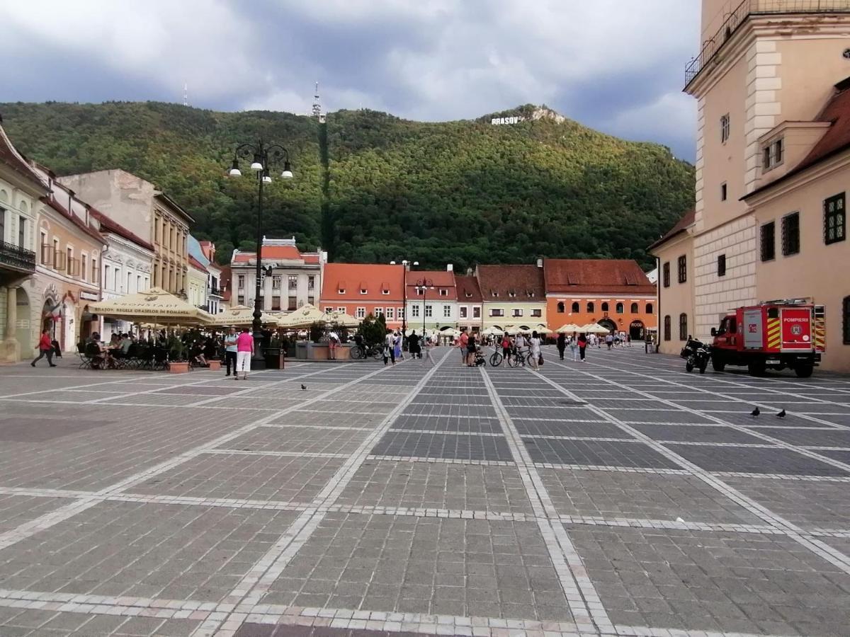 4 Rooms Piata Sfatului Braşov Exterior foto