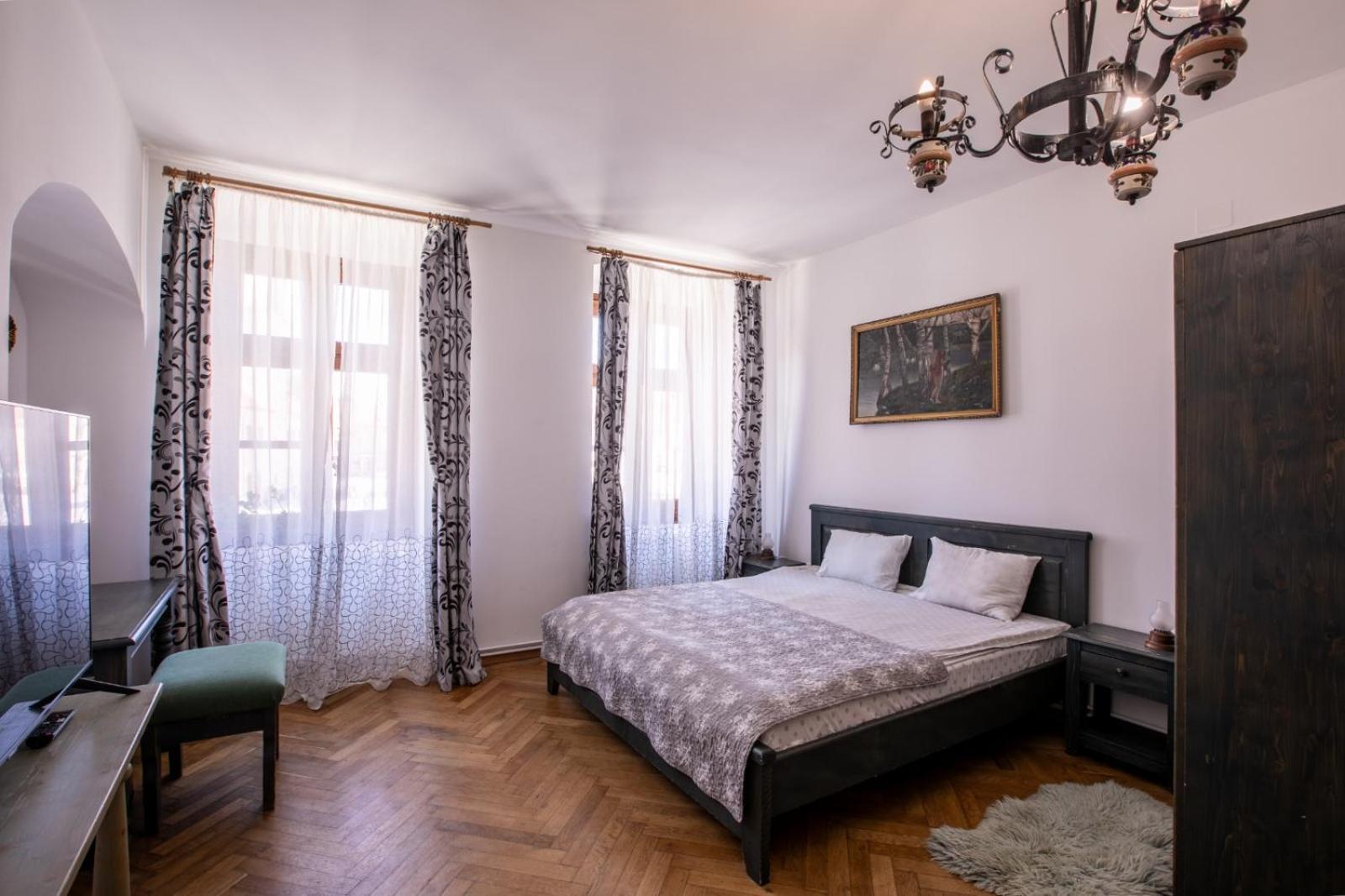 4 Rooms Piata Sfatului Braşov Exterior foto