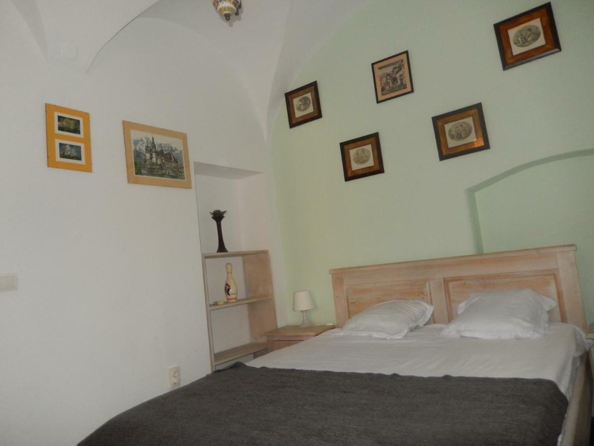 4 Rooms Piata Sfatului Braşov Exterior foto